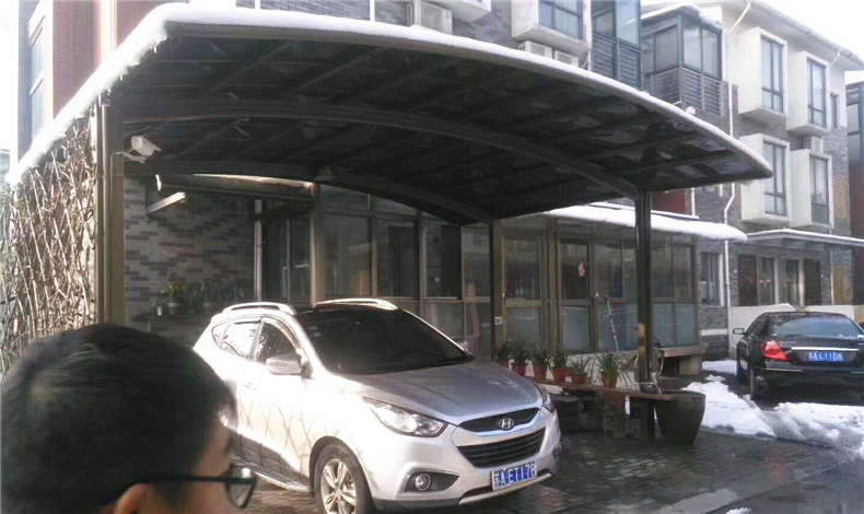 2018年大雪，讓劣質(zhì)車棚雨棚顯露原形