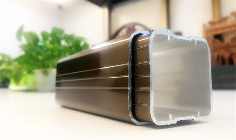 一根加強(qiáng)桿，一個品牌的窗口