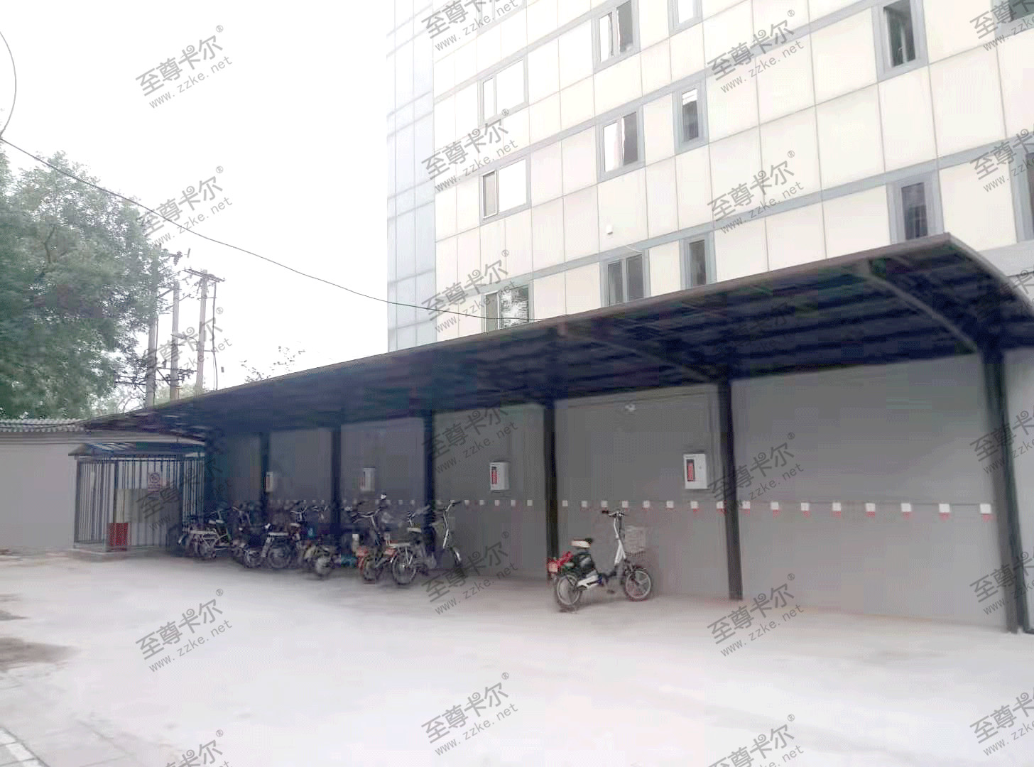 車棚廠家告訴你：小區(qū)建設(shè)電動(dòng)車充電棚的規(guī)定是什么