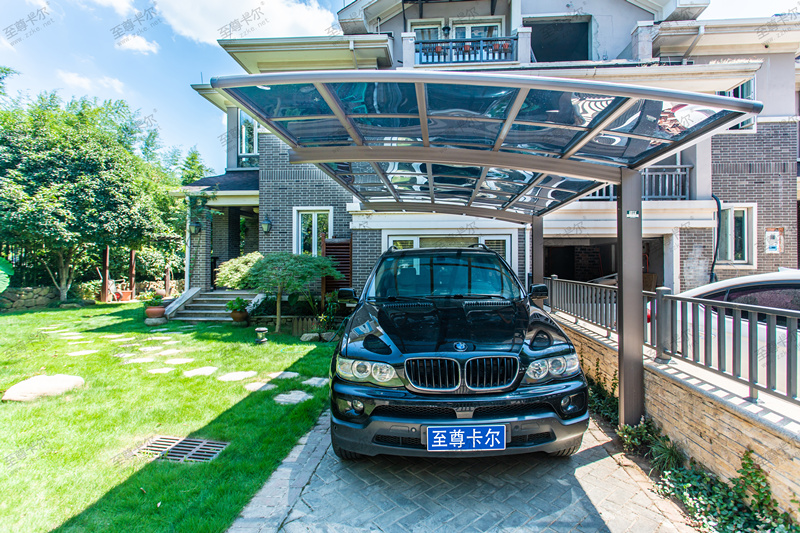 常用的車棚材料有哪些？做什么材料的車棚好？