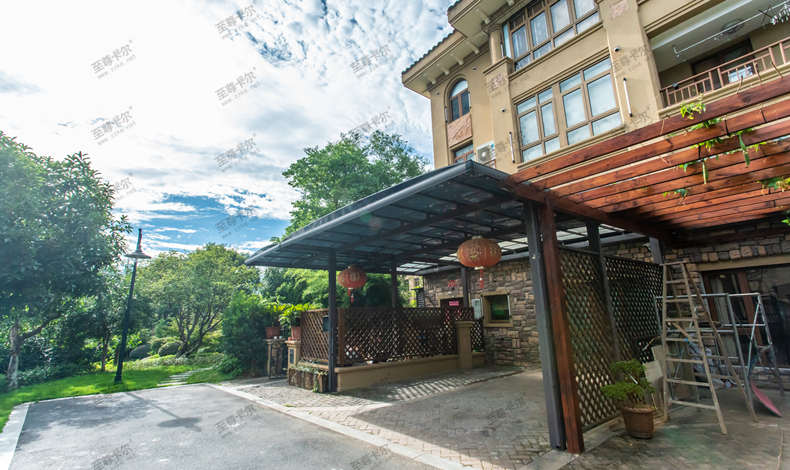 停車棚生產(chǎn)廠家深度透露：為什么說(shuō)鋁合金車棚性價(jià)比高？